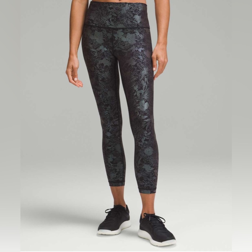 Lululemon RARE Wunder Under High-Rise Tight 25" *Shine
Logo SOLD OUT